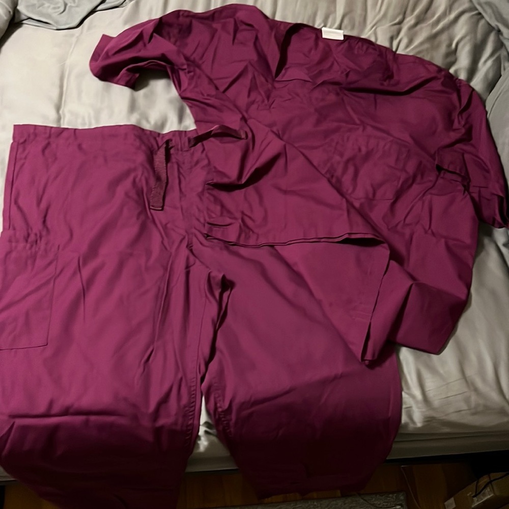 Maroon scrub set